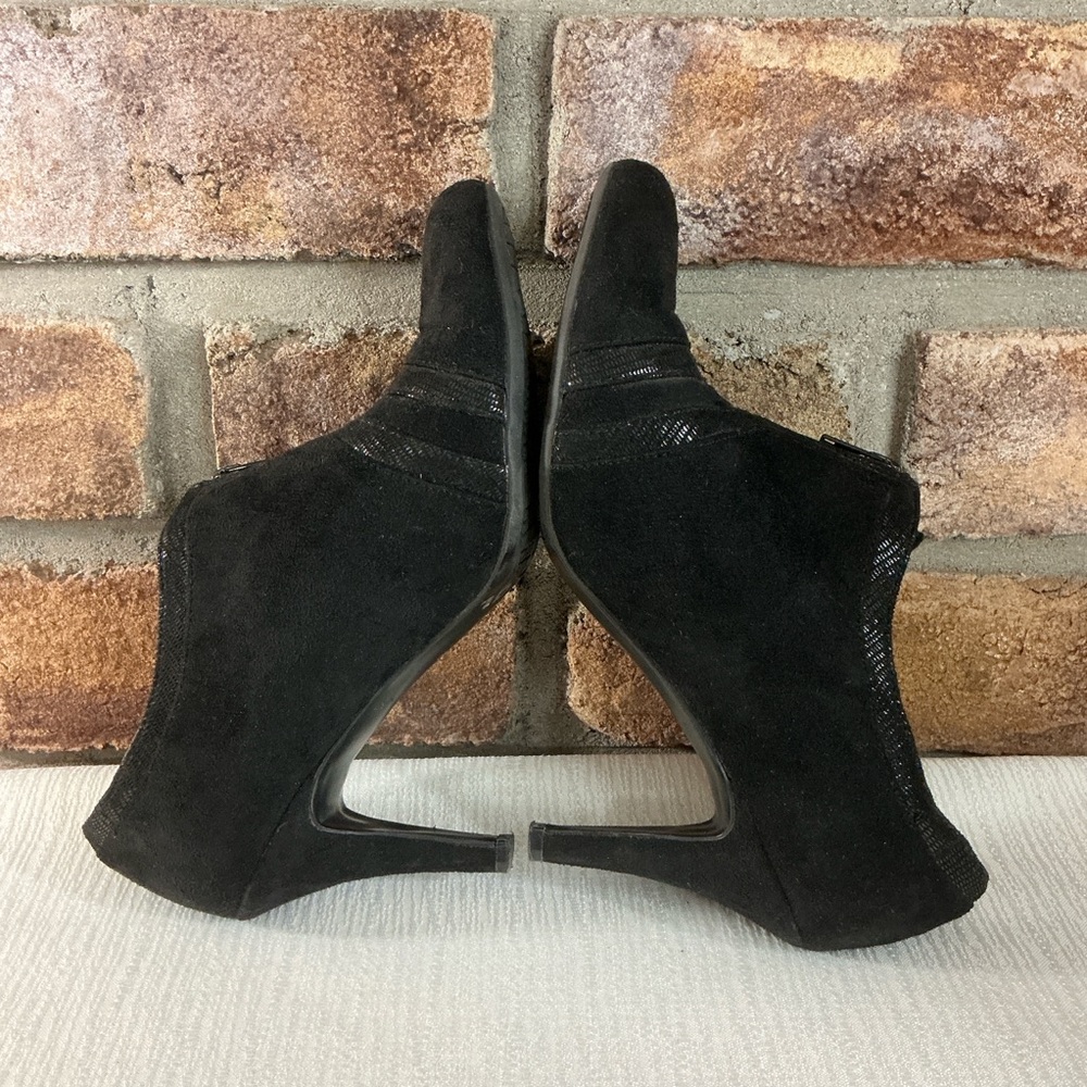 IMPO “Triumph” Black Bootie Heels - Picture 6 of 12